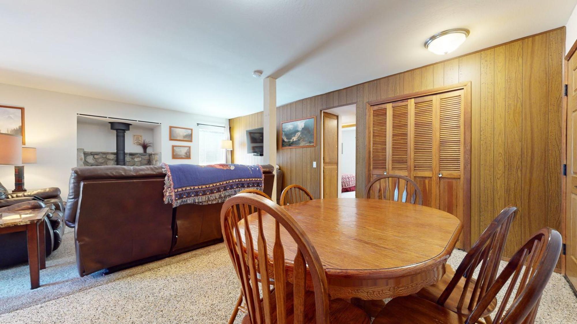 Mammoth Estates Deluxe 2 Bedroom Apartment