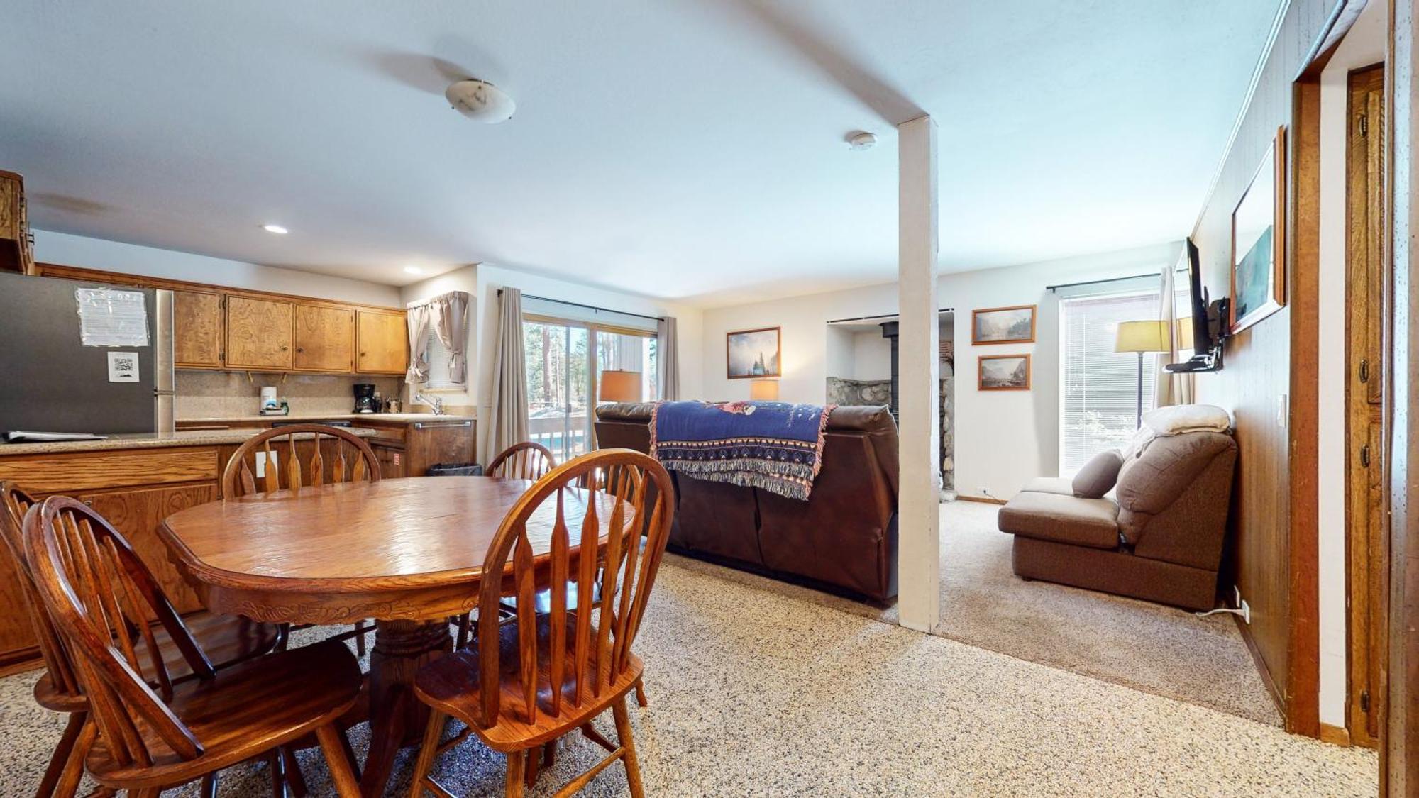 Mammoth Estates Deluxe 2 Bedroom Apartment *